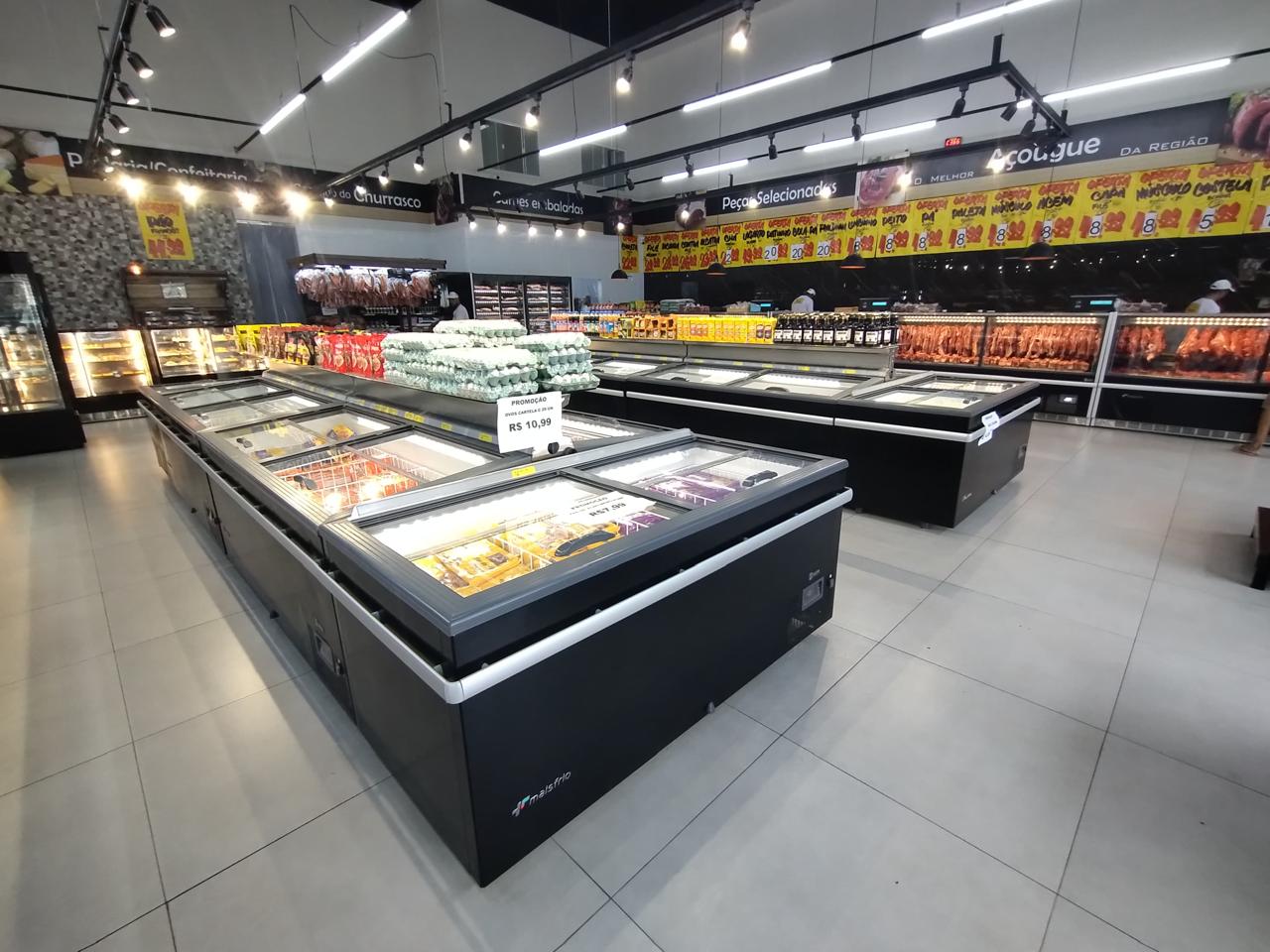 Ilhas de congelados Prime instaladas em supermercado