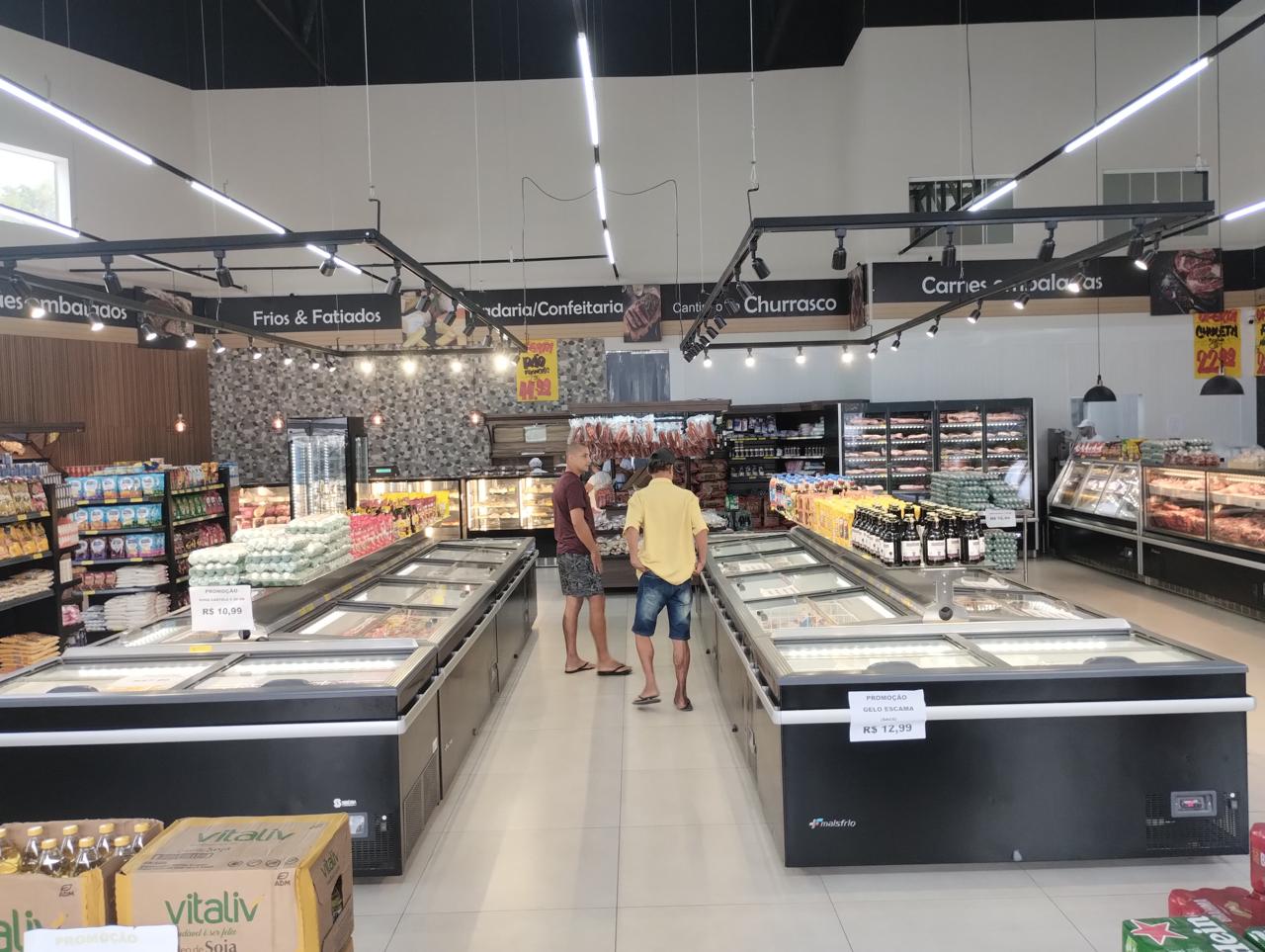 Ilhas Prime em loja de grande movimento